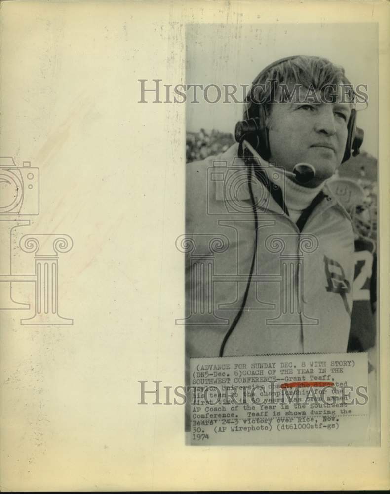 1974 Press Photo Grant Teaff, Baylor University Coach, at game with Rice- Historic Images