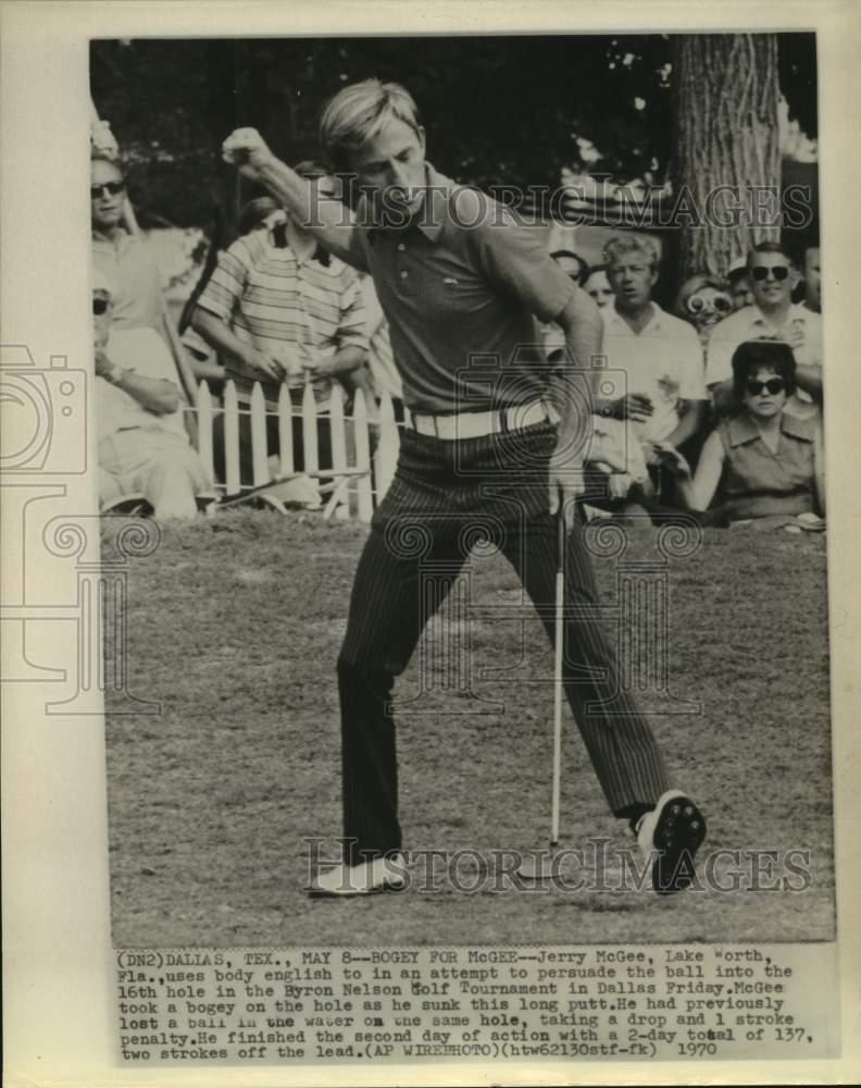 1970 Press Photo Golfer Jerry McGee gestures after putt at the Byron Nelson Open- Historic Images