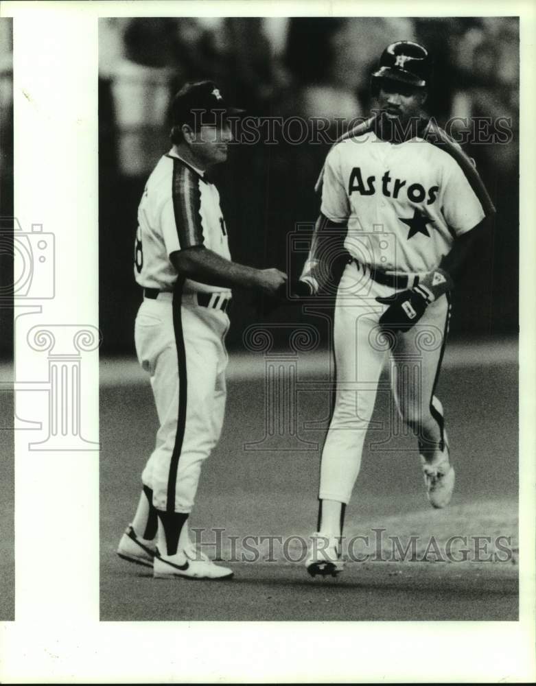 1989 Press Photo Astros baseball third base coach Matt Galante and Louie Meadows- Historic Images