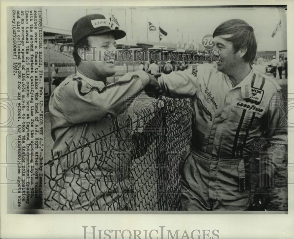 1972 Press Photo A.J. Foyt congratulates Bobby Issac at Daytona for winning pole- Historic Images