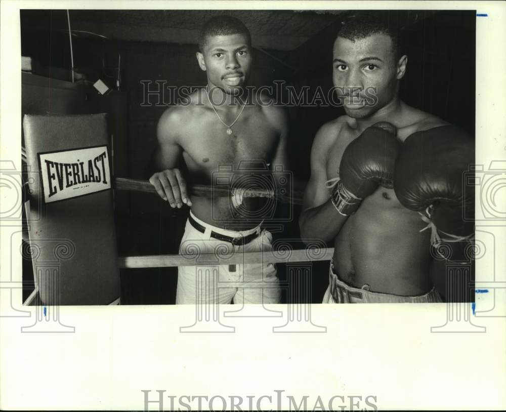 1986 Press Photo Boxing brothers, Frank and Thomas Tate. - hcs21353- Historic Images