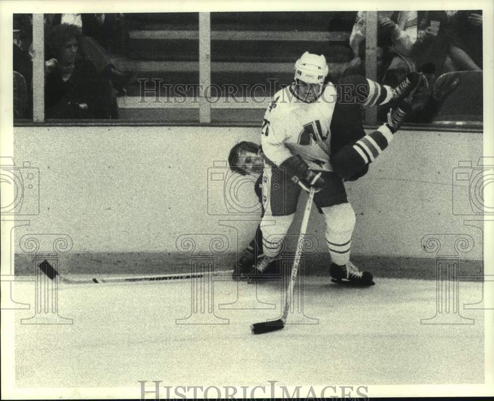 1978 Press Photo Aeros' Ted Taylor appears to be headed for a hard landing.- Historic Images