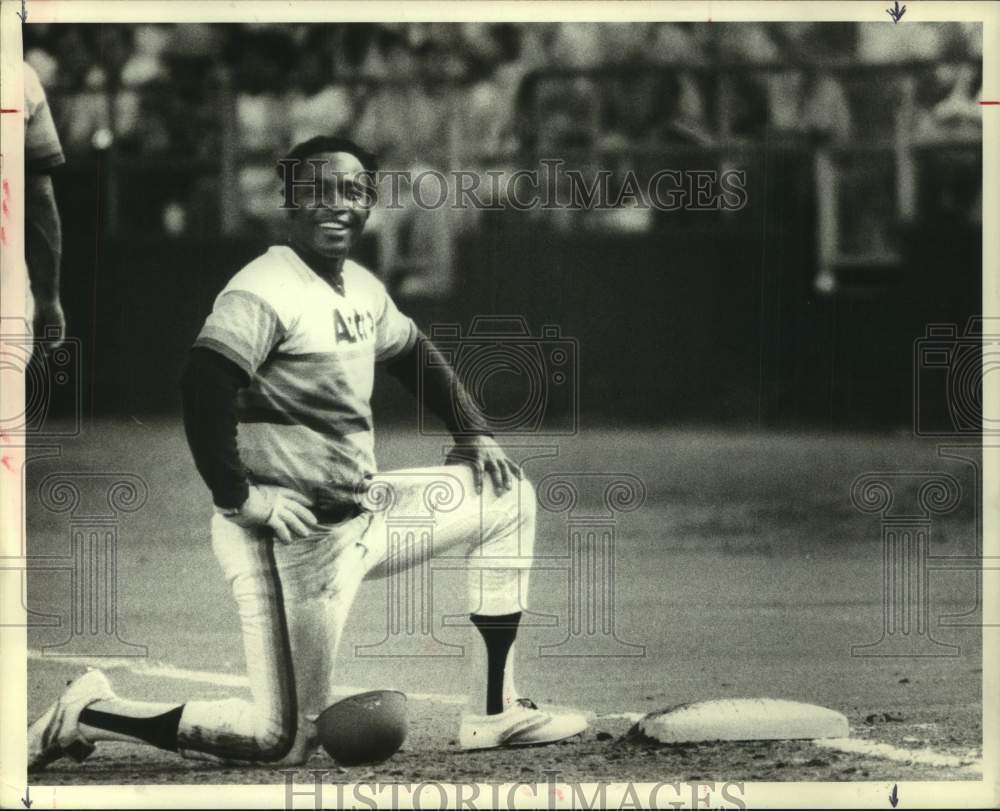 1980 Press Photo Astros' Joe Morgan can't believe they picked him off at first.- Historic Images