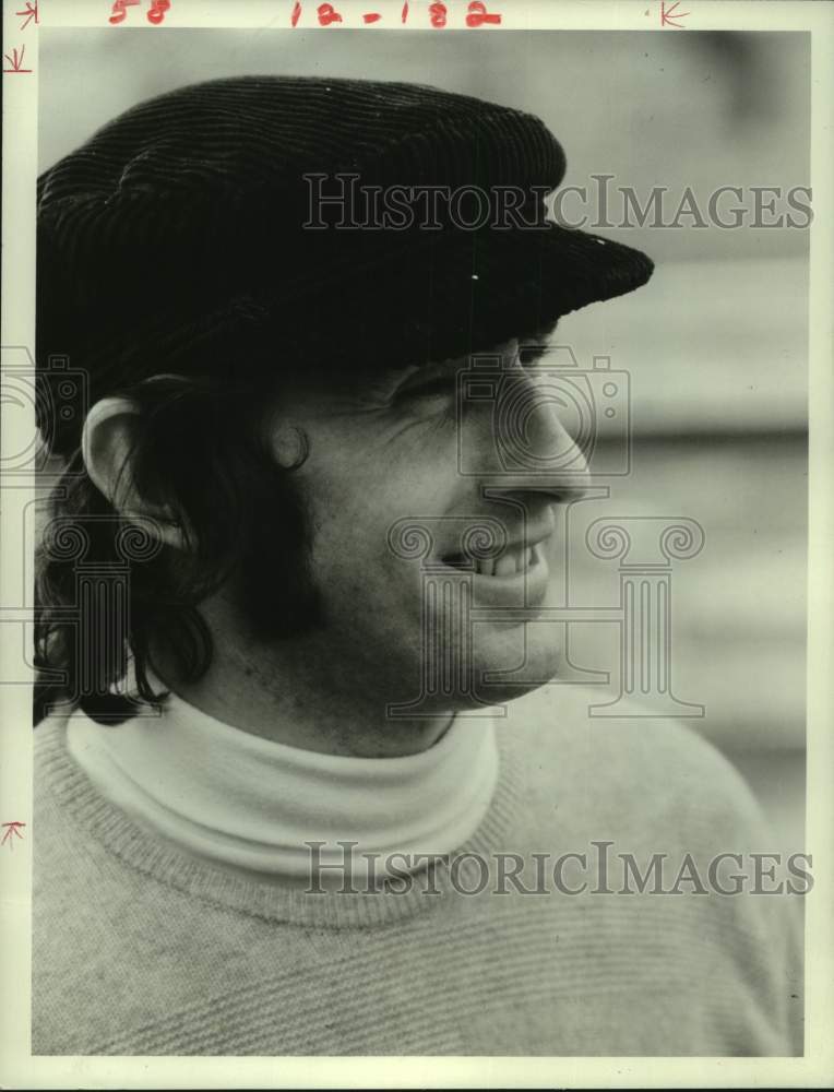 1974 Press Photo Auto racing&#39;s Jackie Stewart talks to Ford about future designs- Historic Images