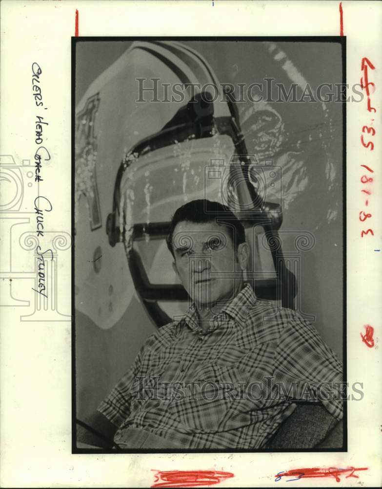 1983 Press Photo Houston Oilers' interim head football coach Chuck Studley- Historic Images