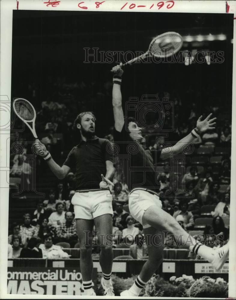 1976 Press Photo Baytown tennis player Sherwood Stewart playing doubles- Historic Images