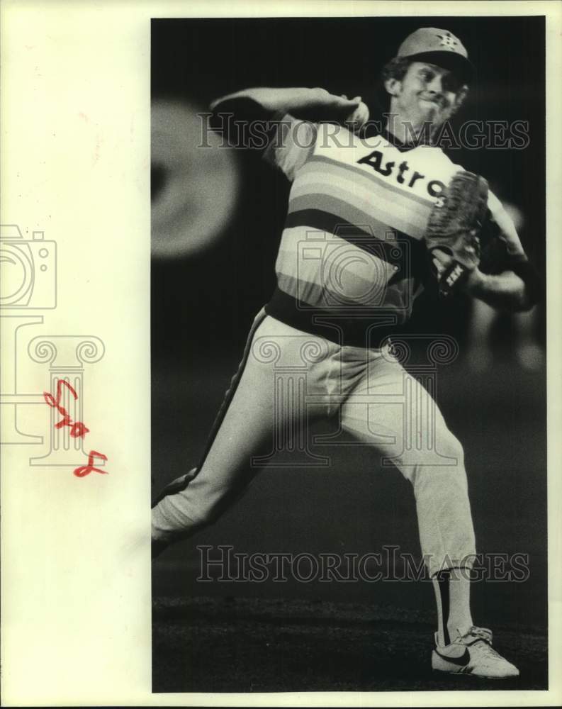 Press Photo Houston Astros baseball pitcher Don Sutton throws pitch in game- Historic Images