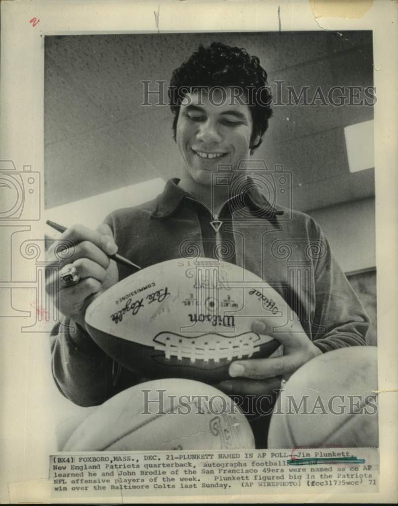 1971 Press Photo New England Patriots football player Jim Plunkett - hcs21984- Historic Images