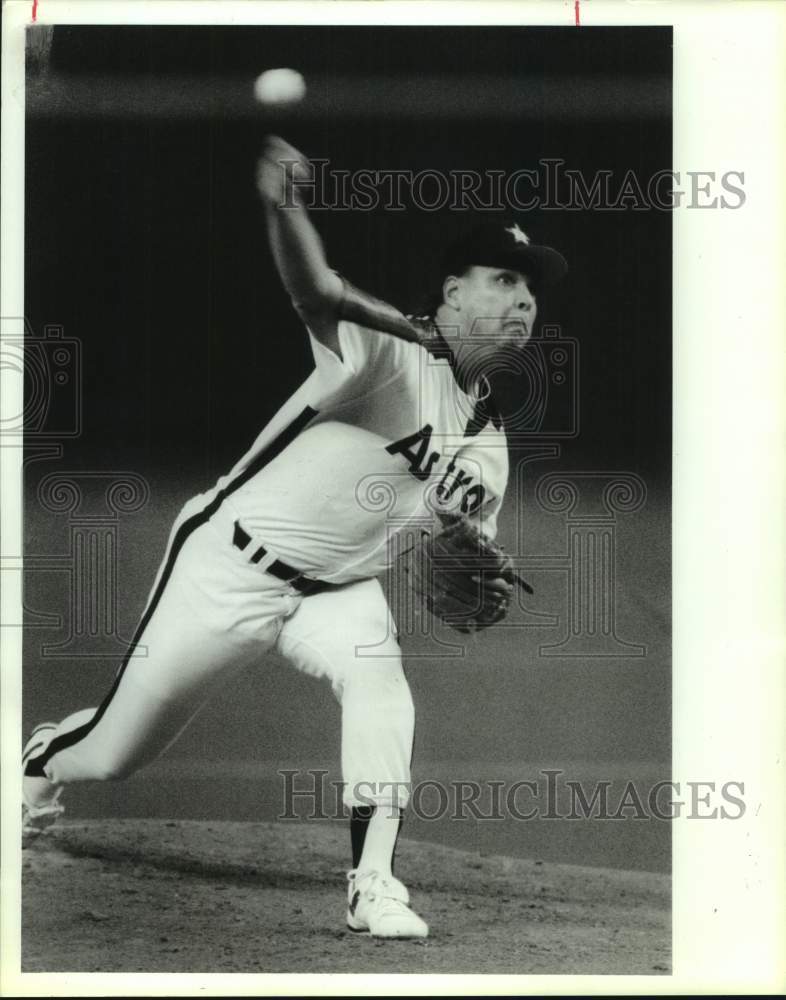 1990 Press Photo Astro pitcher Mark Portugal hurls to the plate in 2nd inning- Historic Images