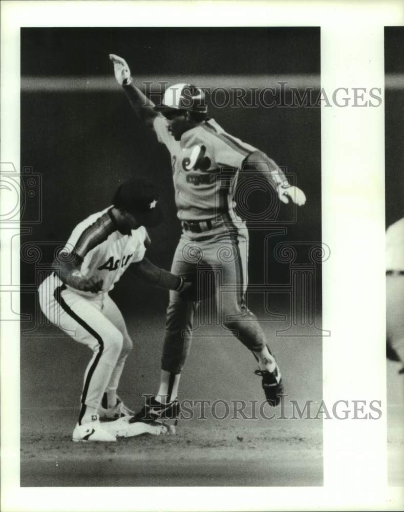 1988 Press Photo Houston Astros baseball player Rafael Ramirez tags out player- Historic Images