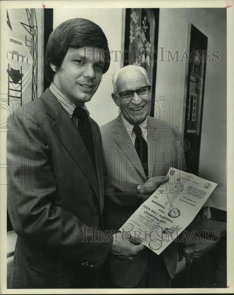 1972 Press Photo Frank Price with a four-wall handball championship flyer- Historic Images