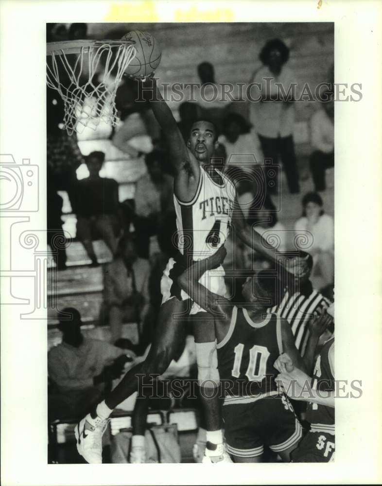 1989 Press Photo Stephen F. Austin and Texas State play college basketball- Historic Images