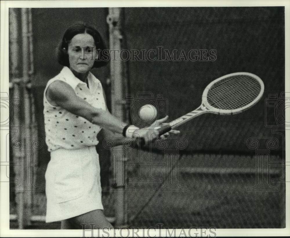 1977 Press Photo Tennis player Owen McHaney - hcs22466- Historic Images