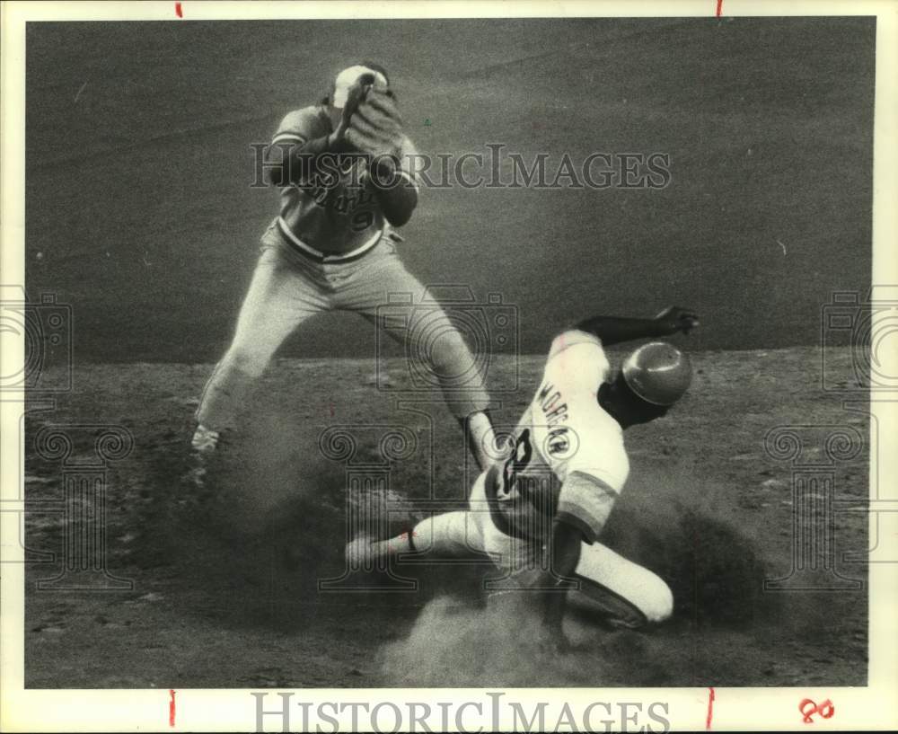 1980 Press Photo Atlanta Braves and Houston Astros play Major League Baseball- Historic Images