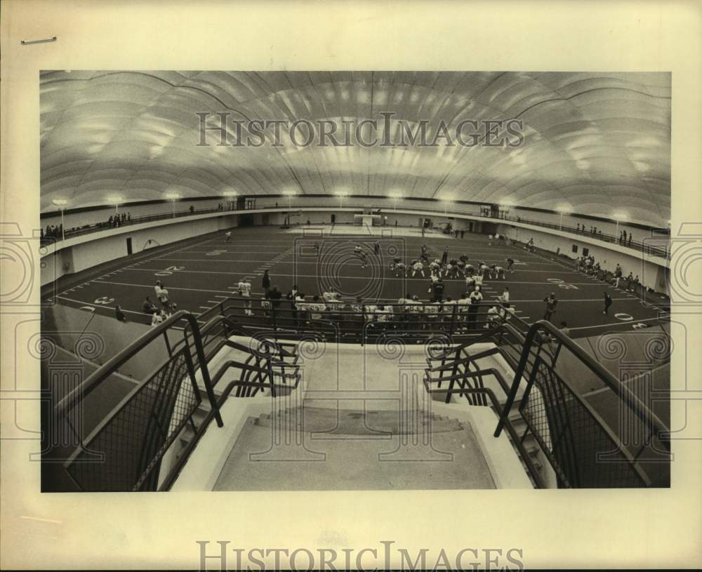 1987 Press Photo Interior of enclosed football practice field - hcs22741- Historic Images