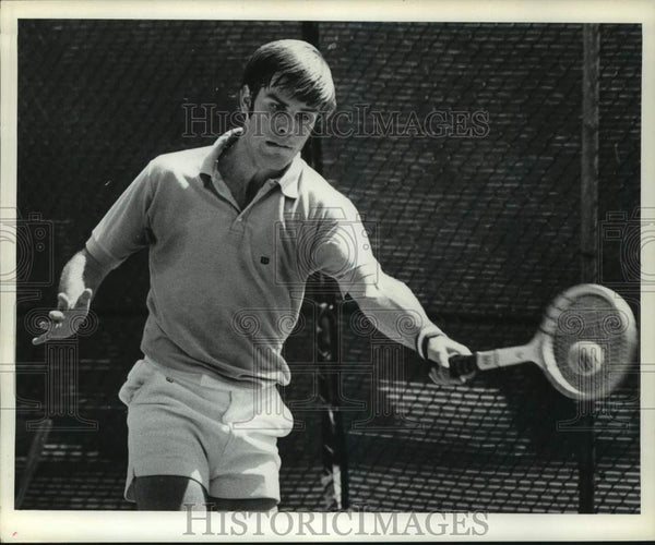 Magazine Tennis USA Janvier 1977 - Couverture Roscoe Tanner - Excellent état