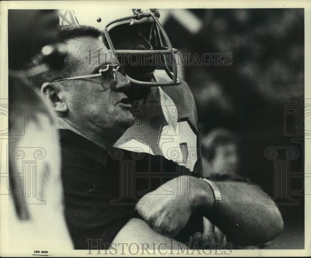 1976 Press Photo Houston Oilers' coach Bum (Oail Andrew) Phillips - hcs22976- Historic Images