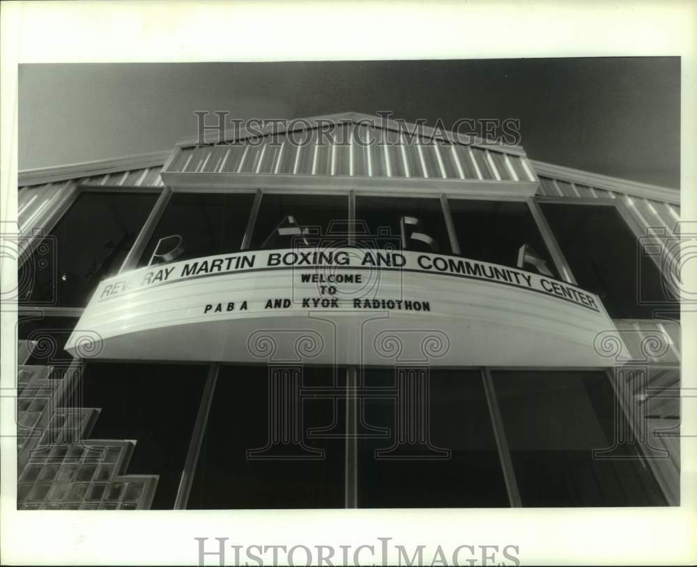 1988 Press Photo Rev. Ray Martin Boxing and Community Center - hcs23005- Historic Images