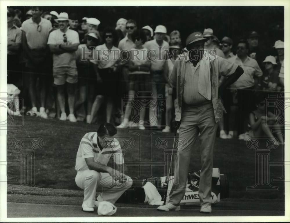 1989 Press Photo Golfer Gary Player dejected after misses putt, Sanders Tourney- Historic Images