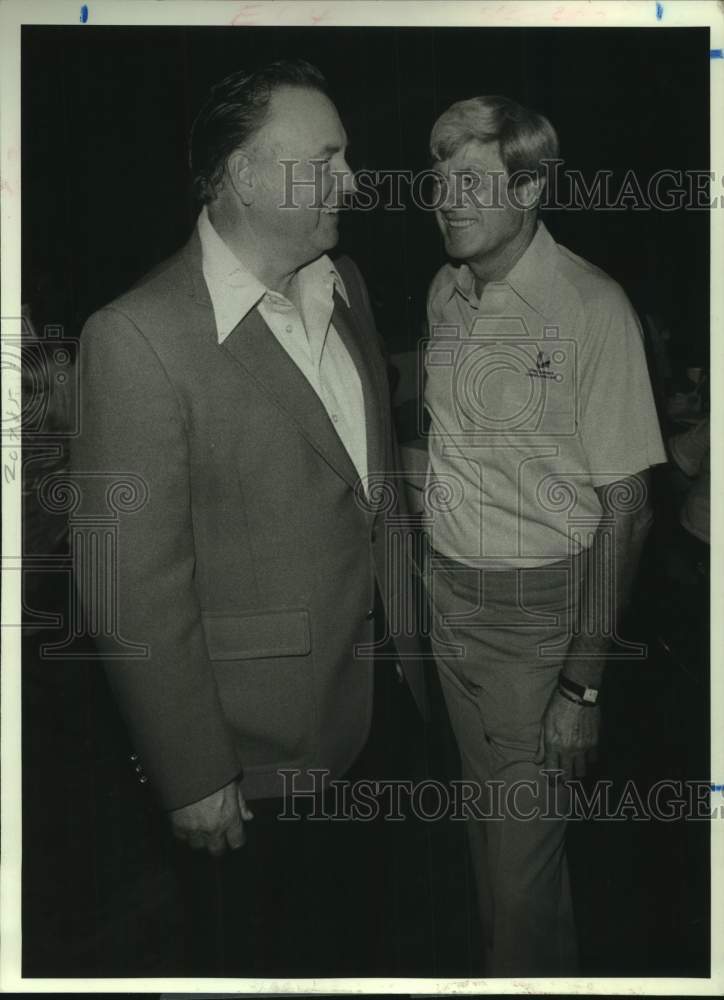 1981 Press Photo Golfers Doug Sanders and Billy Casper at Memorial Park party- Historic Images