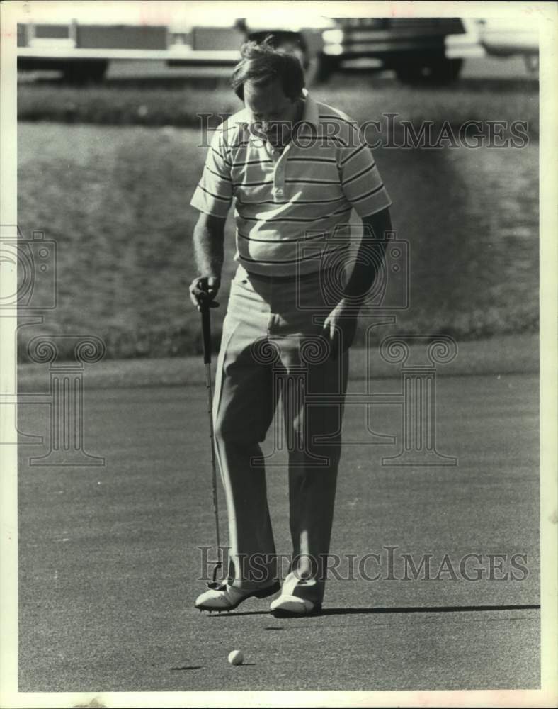 1982 Press Photo Golfer Bob Shearer after a missed par putt - hcs23260- Historic Images