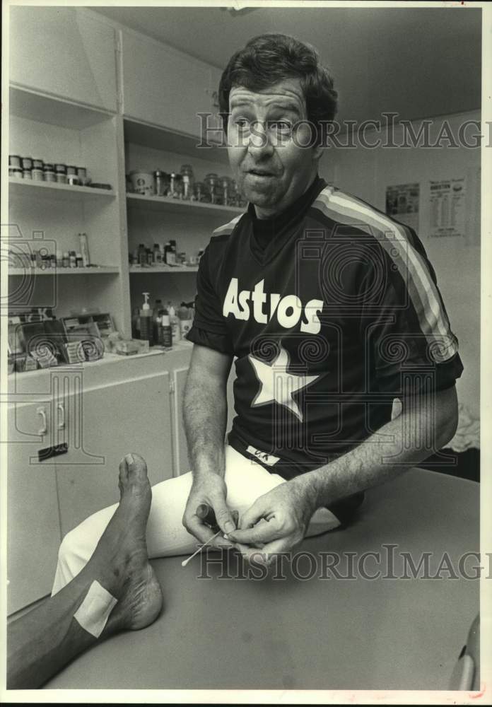 1981 Press Photo Houston Astros baseball trainer Don Kiger - hcs23279- Historic Images