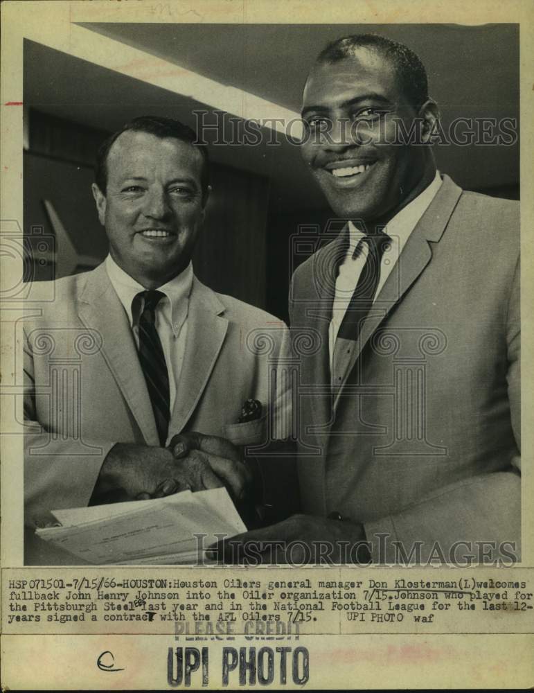 1966 Press Photo Houston Oilers football GM Don Klosterman &amp; FB John H Johnson- Historic Images