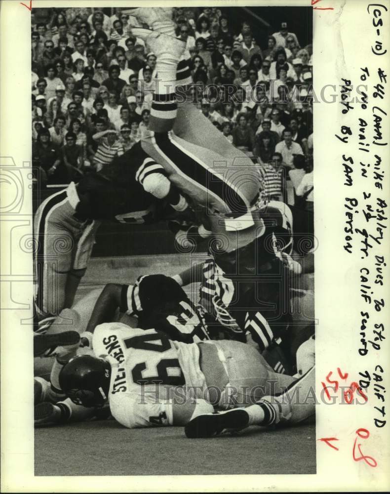 1983 Press Photo Texas A&M football player Mike Ashley in action vs. Cal- Historic Images
