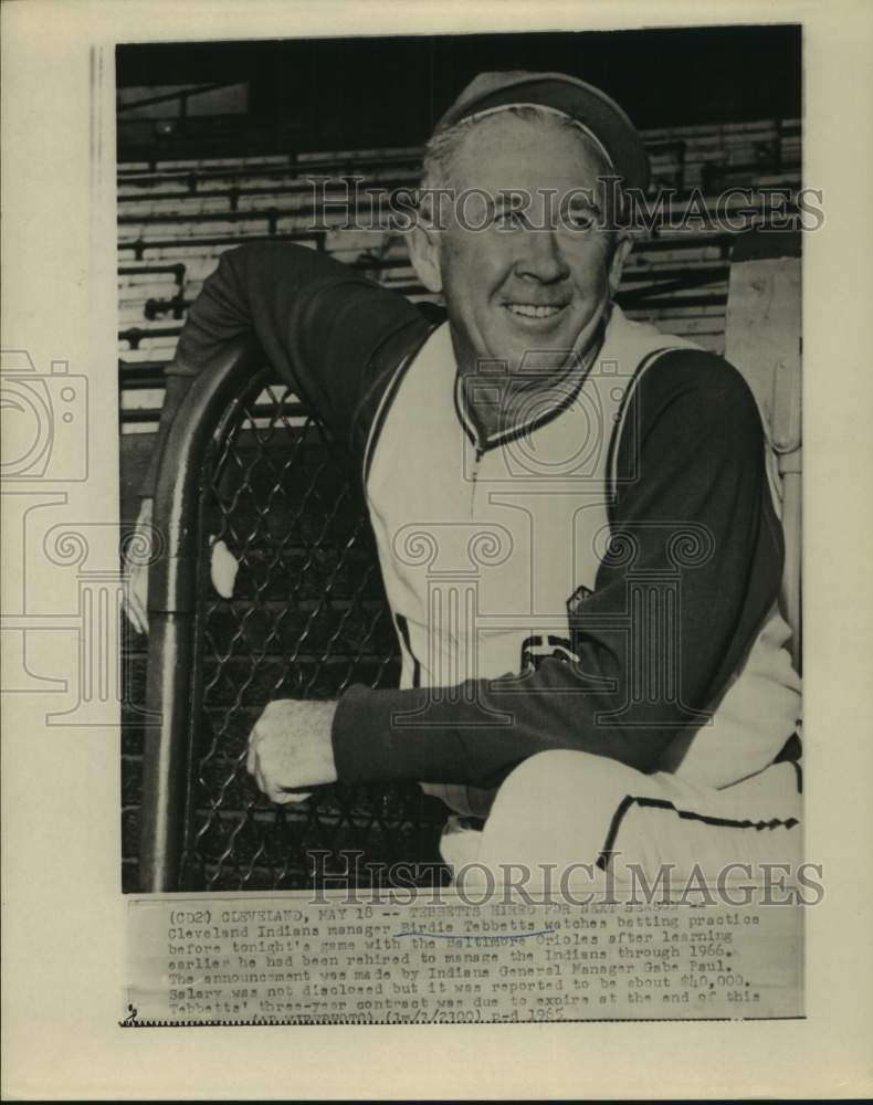 1965 Press Photo Cleveland Indians baseball manager Birdie Tebbetts watches BP- Historic Images