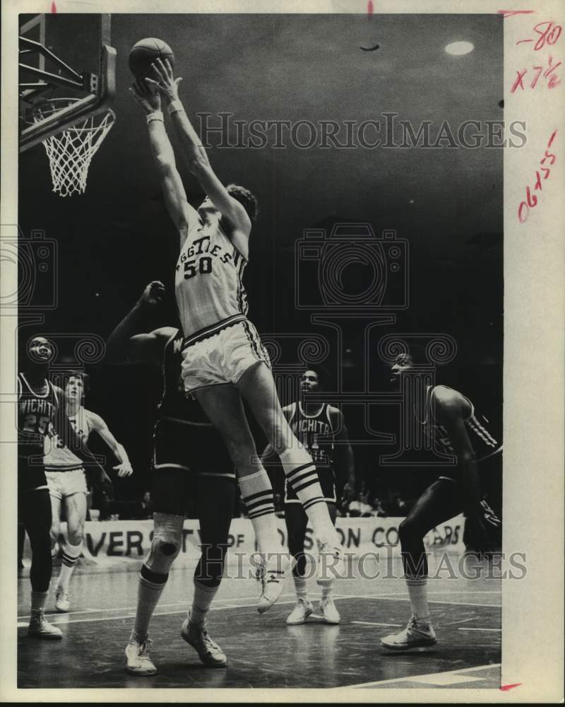 1973 Press Photo Texas A&amp;M and Wichita State play men&#39;s college basketball- Historic Images