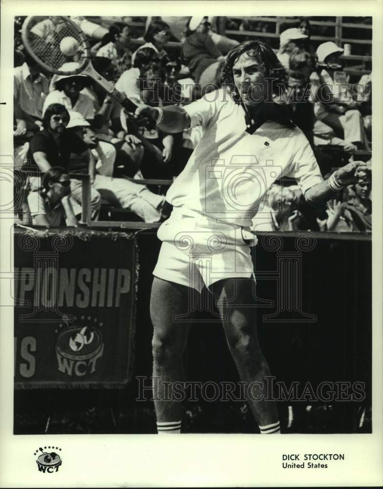 1975 Press Photo Tennis player Dick Stockton in action - hcs23803- Historic Images