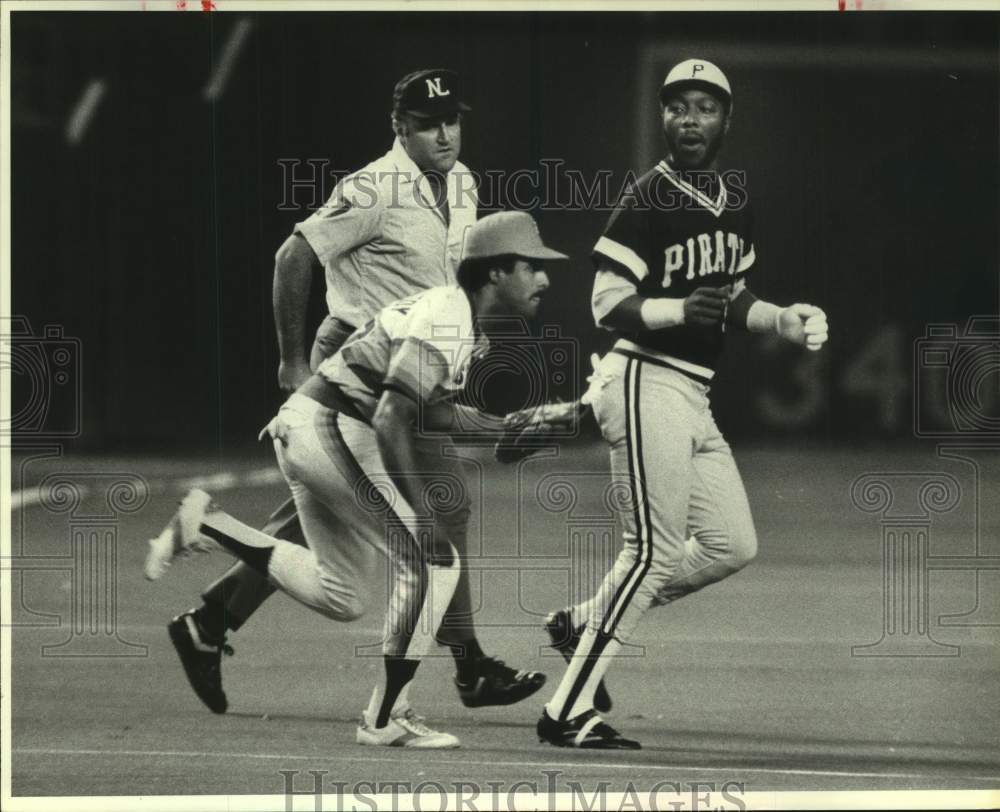 1980 Press Photo Houston Astros and Pittsburgh Pirates play baseball - hcs24088- Historic Images