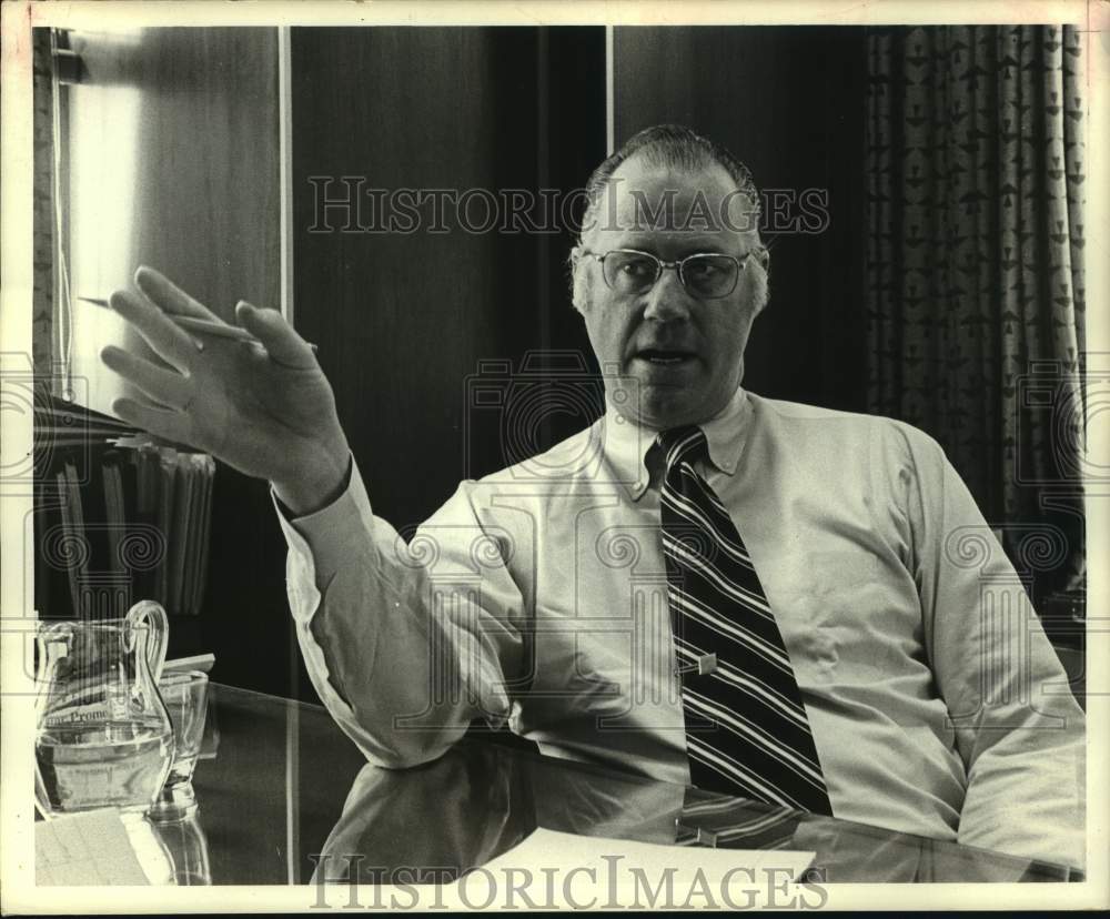 1973 Press Photo Baseball commissioner Bowie Kuhn - hcs24134- Historic Images