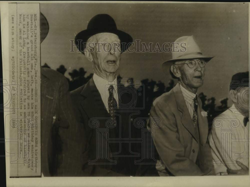 1945 Press Photo Baseball great Connie Mack and Al Long in St. Petersburg, Fla.- Historic Images