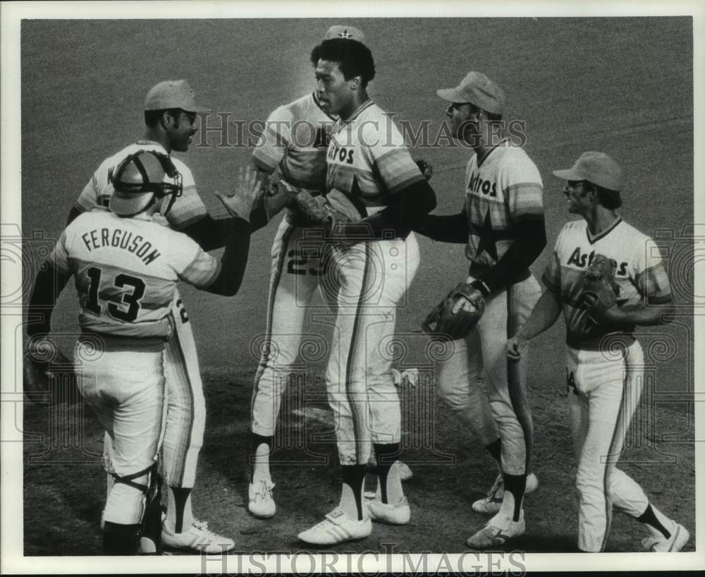 1979 Press Photo Houston Astros baseball pitcher J.R. Richard and teammates- Historic Images