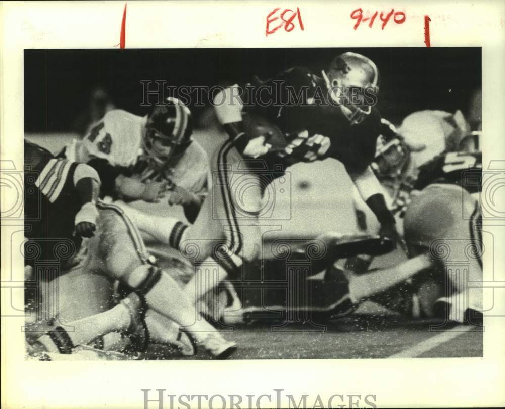 1980 Press Photo Rice University football player Calvin Fance #33 runs in game- Historic Images