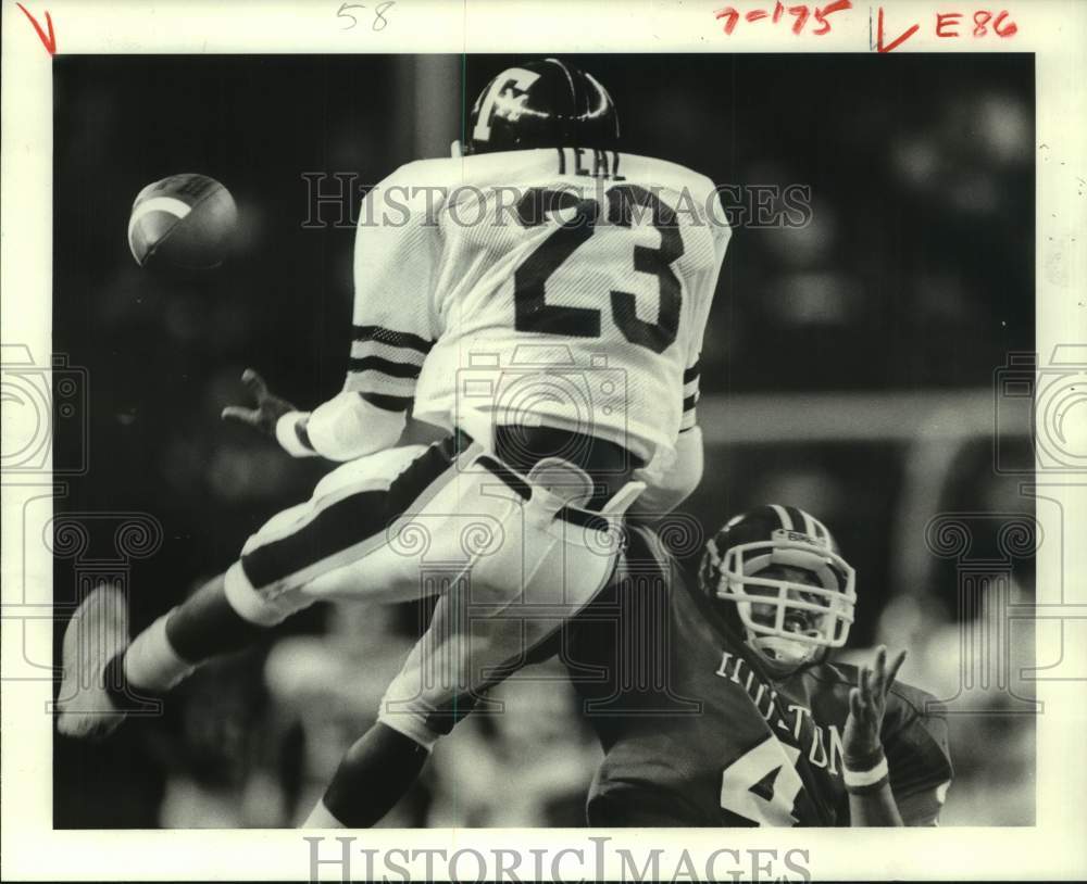 1984 Press Photo Texas A&amp;M and Houston play college football - hcs24416- Historic Images