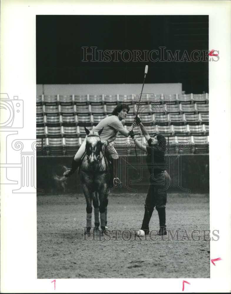 1990 Press Photo Polo player Joyce Murphy and instructor Debbie Blake- Historic Images