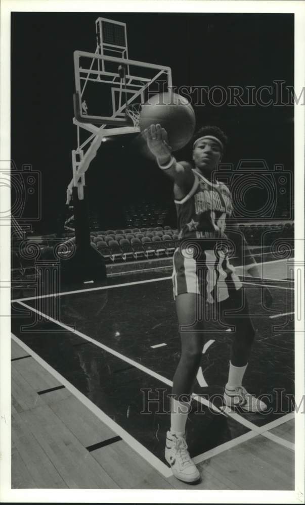 1987 Press Photo Harlem Globetrotters&#39; Jackie White - hcs24669- Historic Images