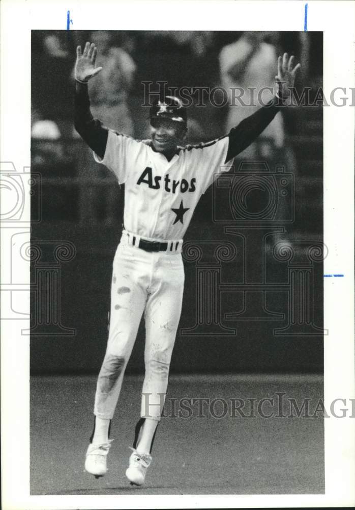 1990 Press Photo Houston Astros baseball player Eric Yelding in action- Historic Images