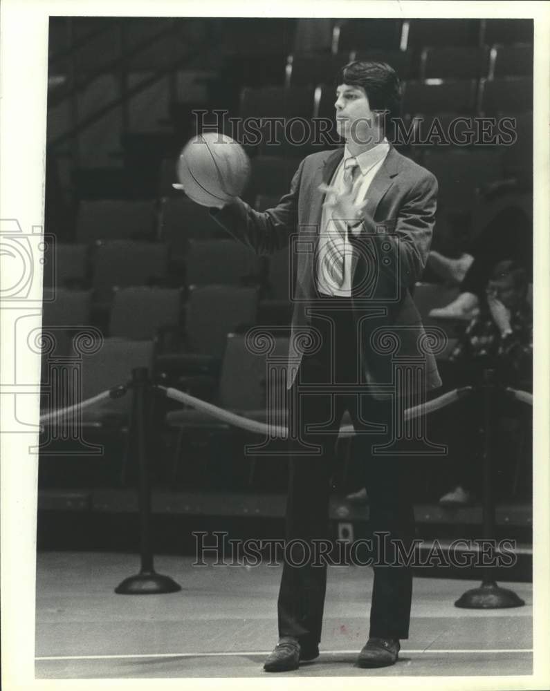 1983 Press Photo Mike Wacker, University of Texas basketball forward - hcs24903- Historic Images