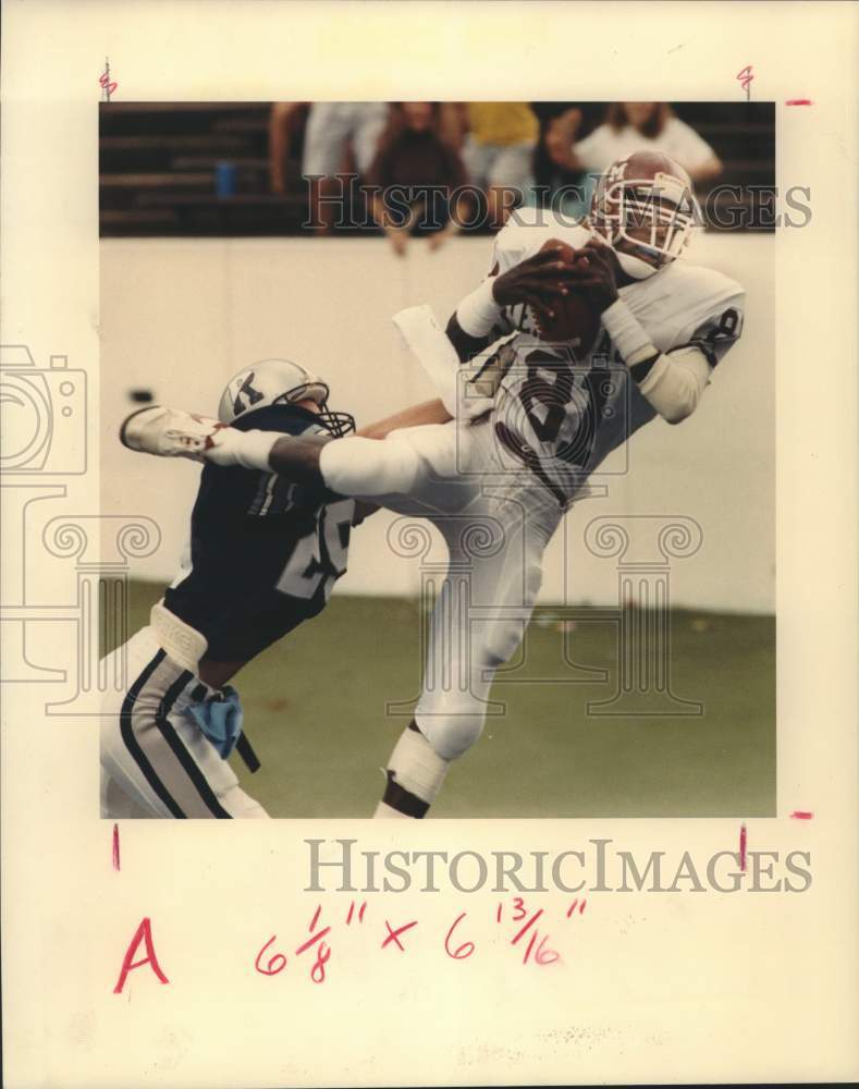 1989 Press Photo A&amp;M&#39;s Percy Waddle grabs TD pass over Rice&#39;s Robert Summerlin- Historic Images