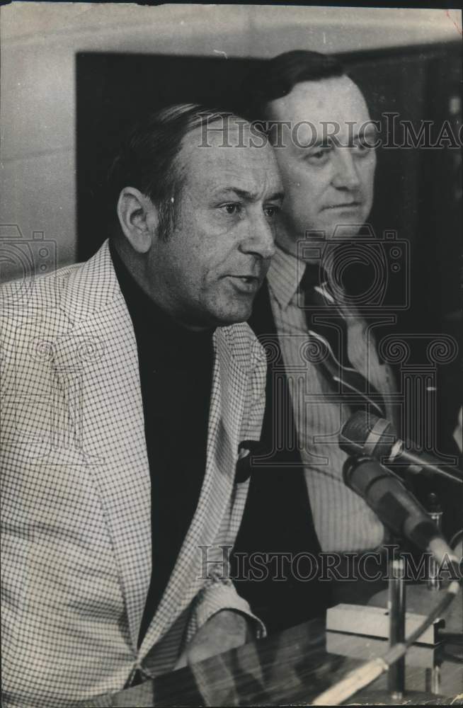 1970 Press Photo Houston Astros baseball Harry Walker at press conference- Historic Images