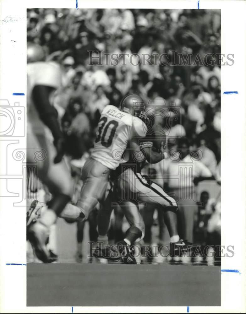 1990 Press Photo Baylor college football player Mike Welch in action - hcs25006- Historic Images