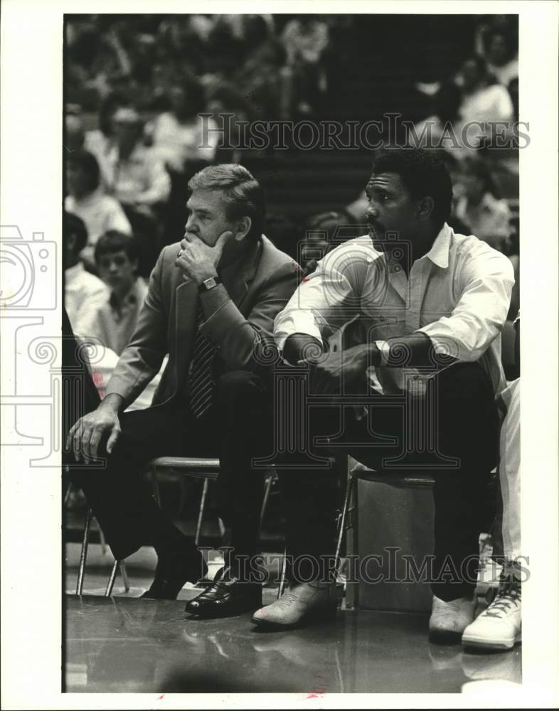 Press Photo Houston Rockets basketball coaches on the bench - hcs25097- Historic Images