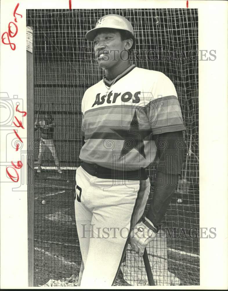 1980 Press Photo Houston Astros baseball pitcher JR Richard at batting practice- Historic Images