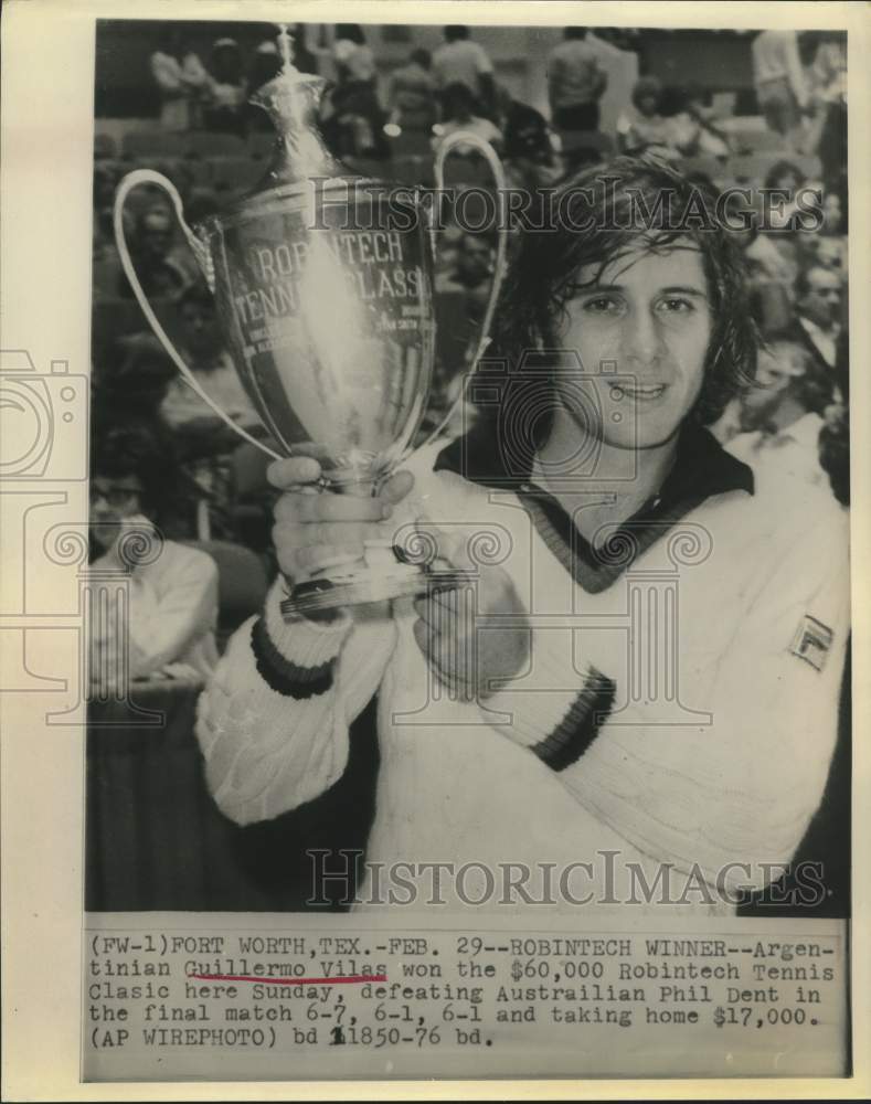 1976 Press Photo Tennis player Guillermo Vilas after a win in Fort Worth- Historic Images