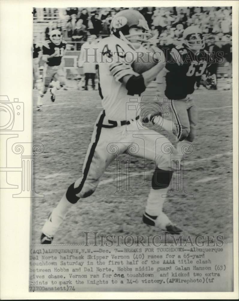 1974 Press Photo Albuquerque Del Norte football halfback Skipper Vernon runs- Historic Images