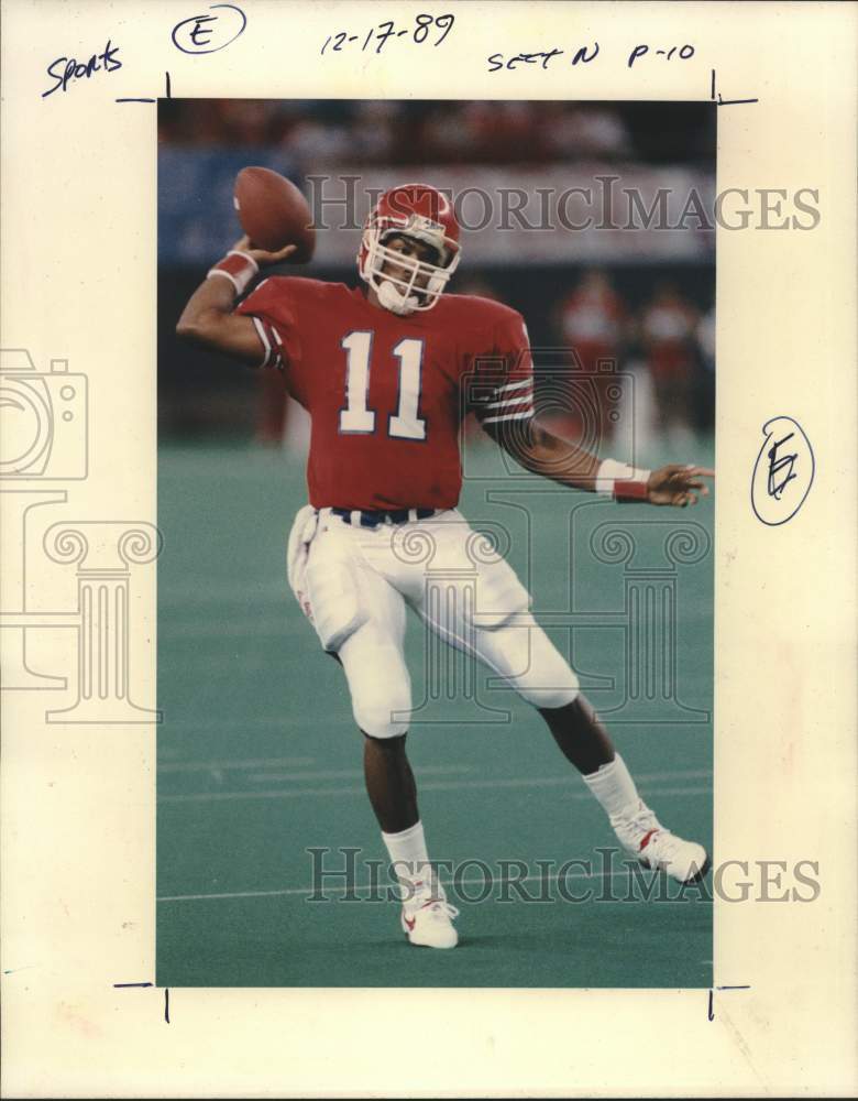 1989 Press Photo U of Houston football quarterback Andre Ware throws pass- Historic Images