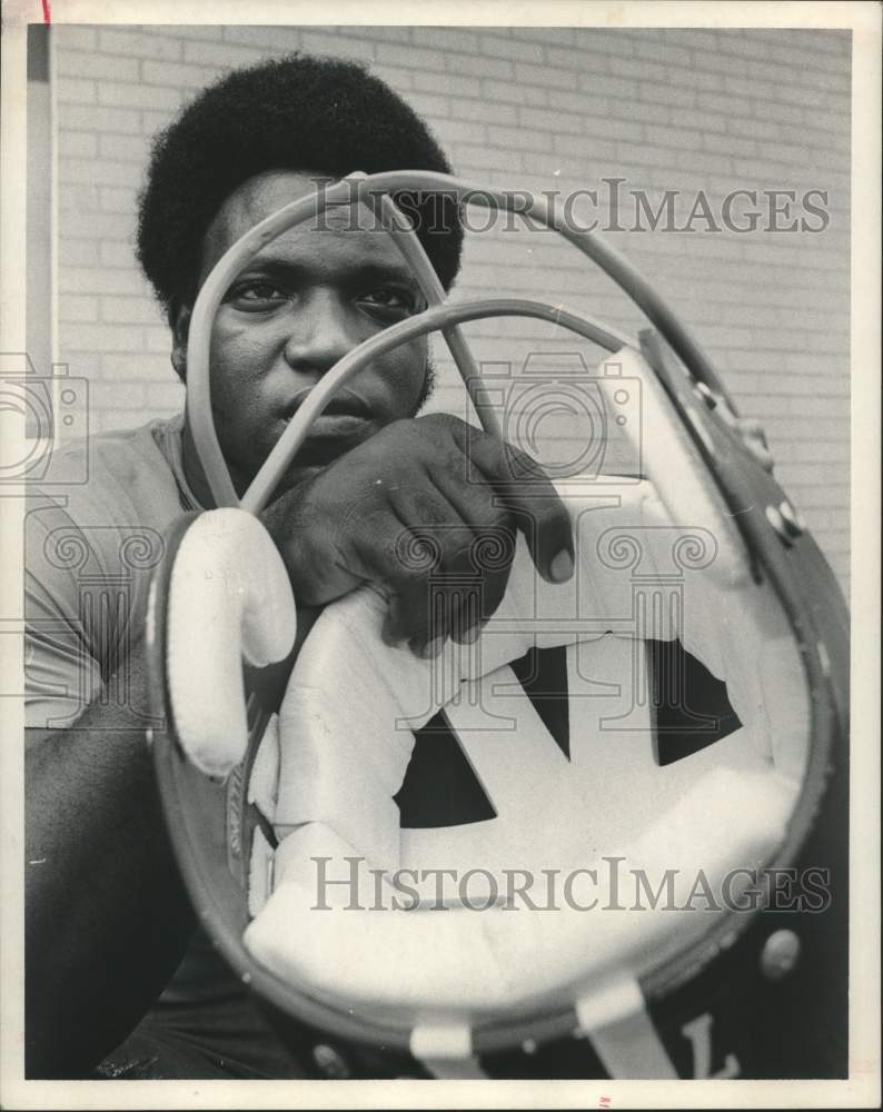 1971 Press Photo University of Houston football player Thomas Ward - hcs25227- Historic Images